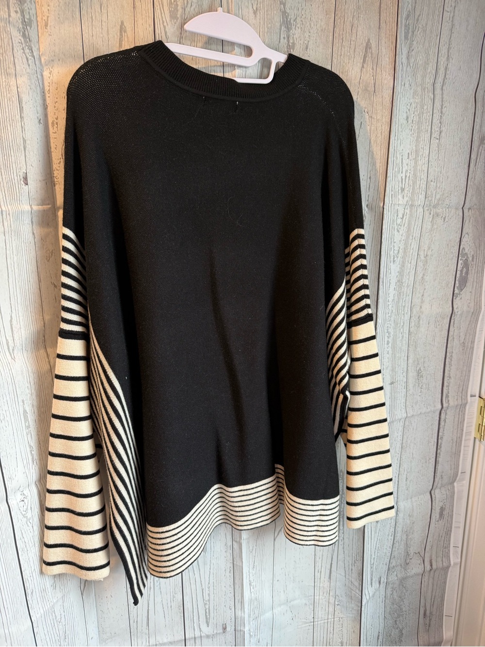 Black Off White Max Studio Sweater Large NWT - Picture 2 of 4